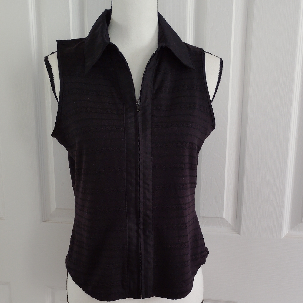 Kathy Ireland Black Sleeveless Zip-Up Top